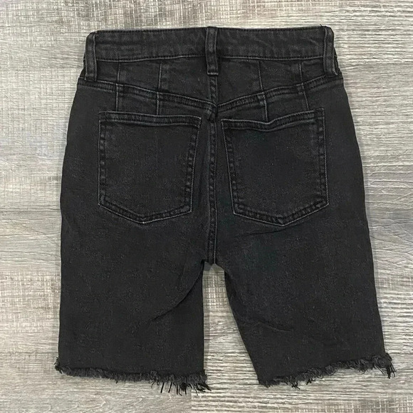 We The Free People Denim Frayed Cut Off Shorts size 24 Bermuda Button Fly Boho - Picture 3 of 16